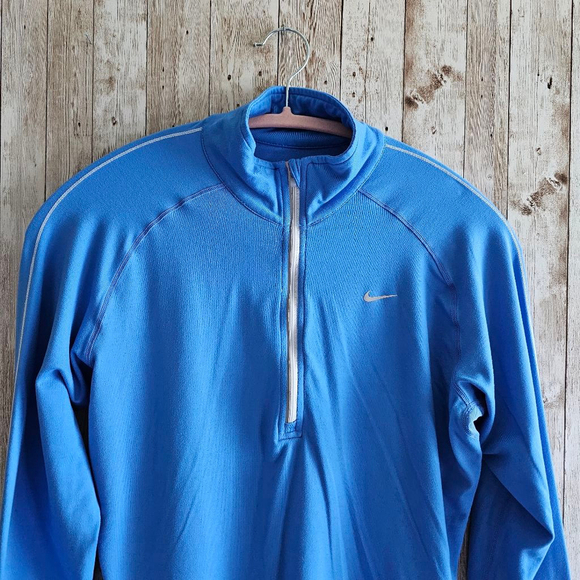 Women's Nike long sleeve tshirt, Size M, Blue - Picture 2 of 9